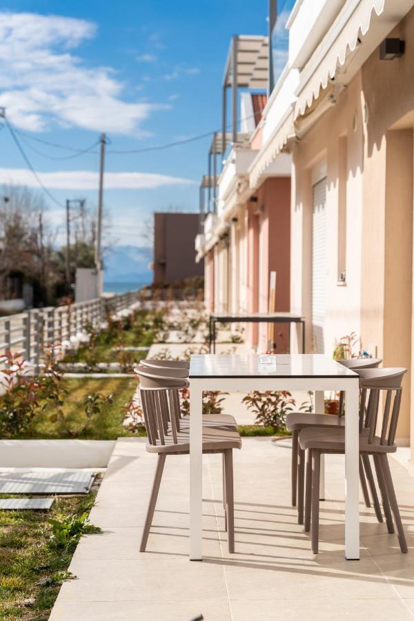 Appartamento Dionysos Residential Complex Ofrínion Esterno foto