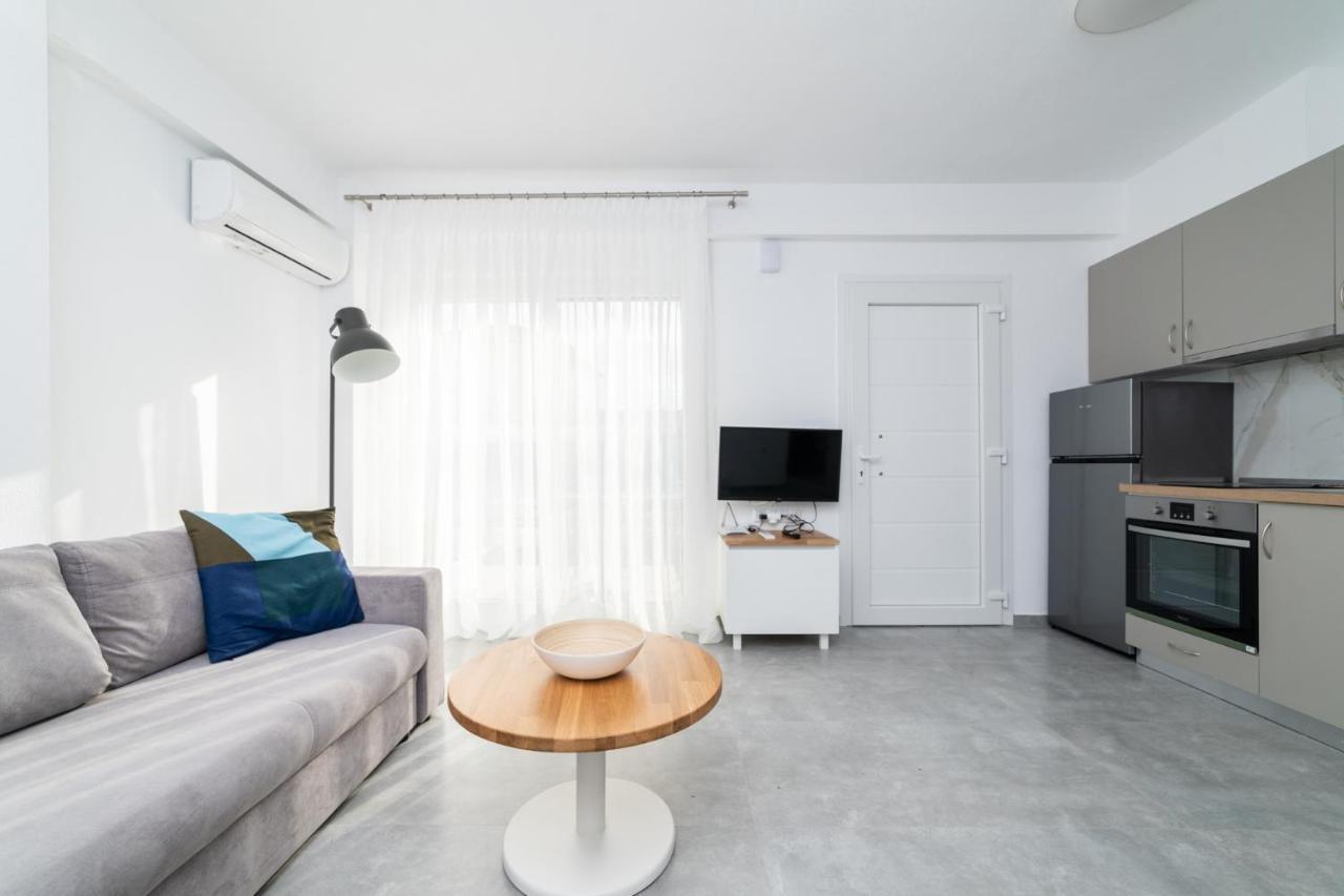 Appartamento Dionysos Residential Complex Ofrínion Esterno foto