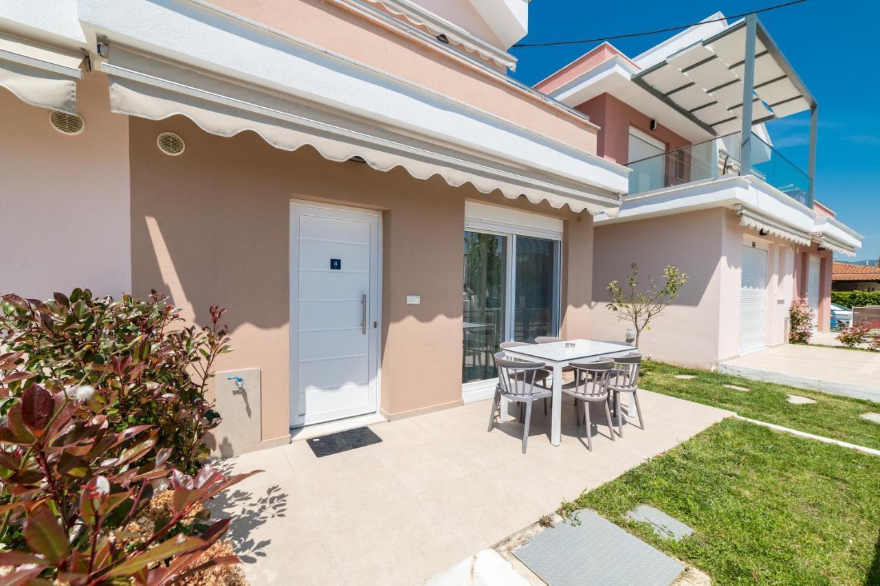 Appartamento Dionysos Residential Complex Ofrínion Esterno foto