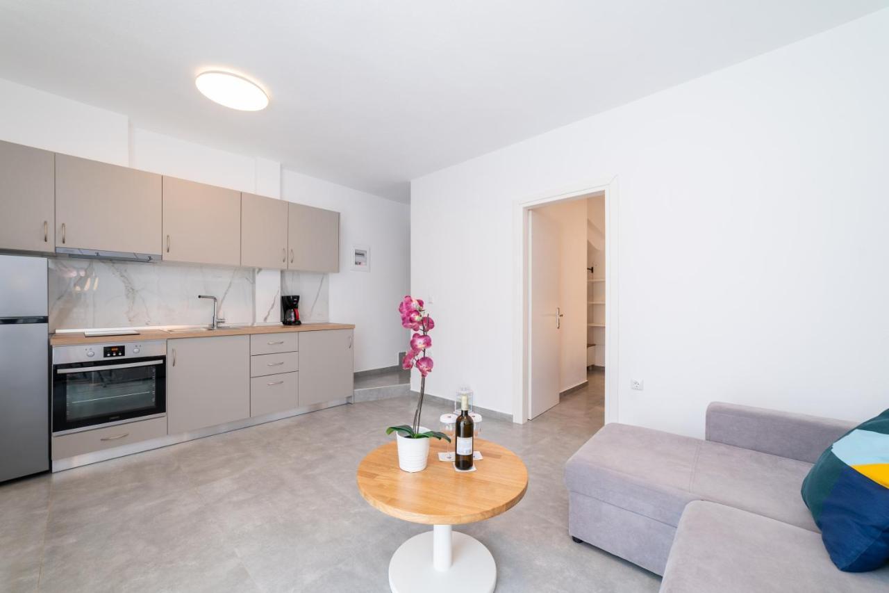 Appartamento Dionysos Residential Complex Ofrínion Esterno foto